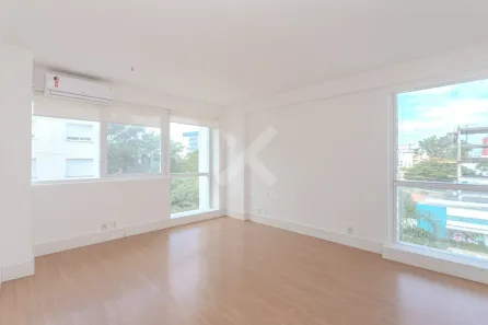 Sala Comercial para venda ou aluguel, 47m² no Passo da Areia, Porto Alegre