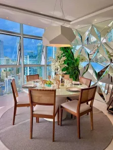 Apartamento com 3 Quartos para alugar, 130m² no Centro, Balneário Camboriú