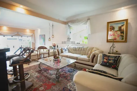 Sobrado com 4 Quartos à venda, 360m² no Sumaré, São Paulo
