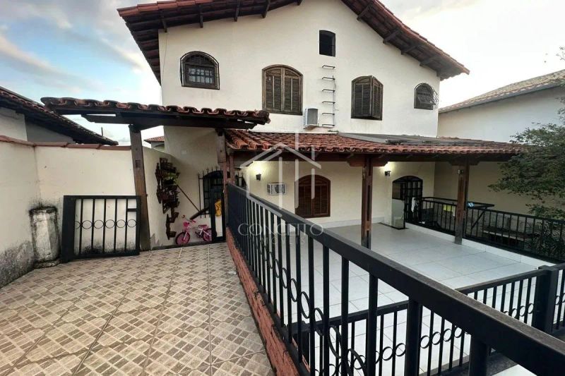 Casa com 4 quartos — Planalto, Belo Horizonte