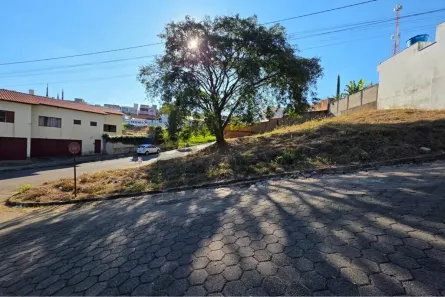 Lote/Terreno à venda, 587m² no Penha, Passos