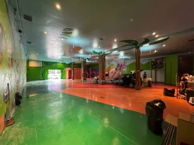 Ponto Comercial para alugar, 720m² no Vila Mathias, Santos