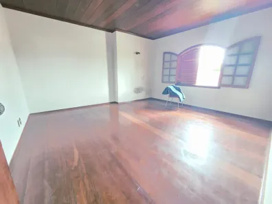 Casa com 3 Quartos para alugar, 224m² no Centro, Taubaté