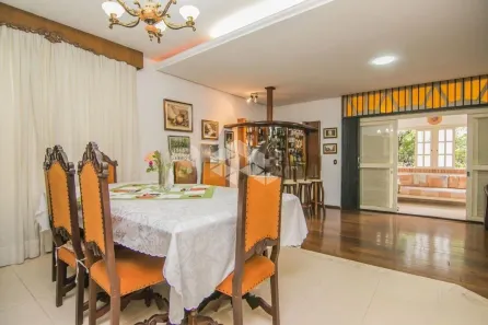 Casa com 4 Quartos à venda, 137m² no Camaquã, Porto Alegre
