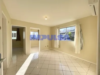Apartamento com 2 Quartos para alugar, 55m² no Itacorubi, Florianópolis