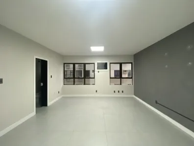 Sala Comercial para alugar, 31m² no Trindade, Florianópolis