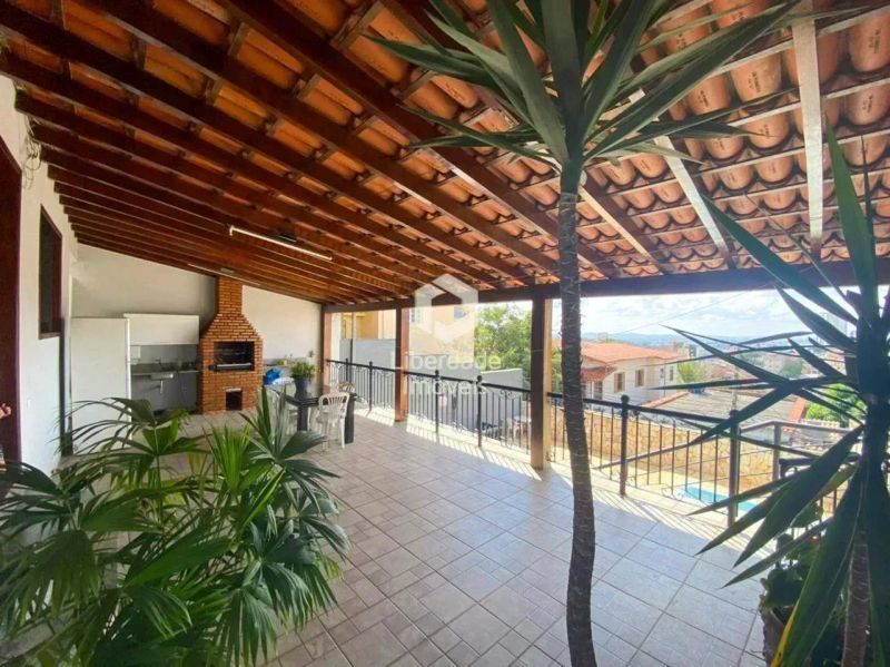 Casa com 4 quartos — Alto Caiçaras, Belo Horizonte