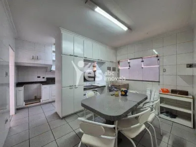 Casa com 3 Quartos para alugar, 370m² no Vila Floresta, Santo André