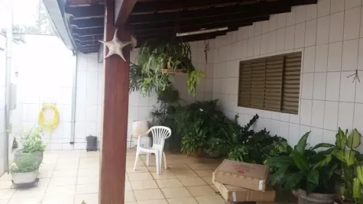 Casa com 3 Quartos à venda, 180m² no Segismundo Pereira, Uberlândia