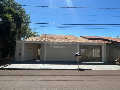 Casa com 3 Quartos à venda, 181m² no Parque Laranjeiras, Araraquara