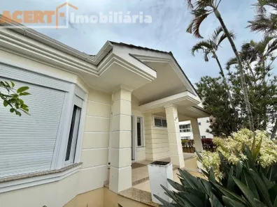 Casa com 4 Quartos à venda, 230m² no Coqueiros, Florianópolis