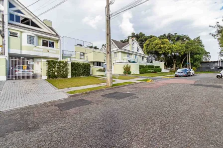 Sobrado com 3 Quartos à venda, 176m² no Jardim das Américas, Curitiba