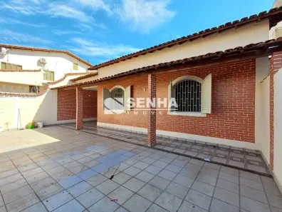 Casa com 6 Quartos para alugar, 230m² no Santa Mônica, Uberlândia