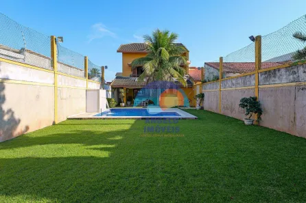 Sobrado com 3 Quartos à venda, 222m² no Parque Turistico, Peruíbe