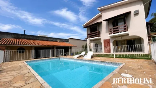 Casa com 3 Quartos para alugar, 250m² no Comercial (Penedo), Itatiaia