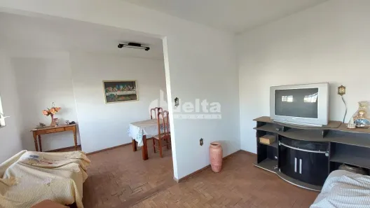 Casa com 4 Quartos à venda, 184m² no Bom Jesus, Uberlândia
