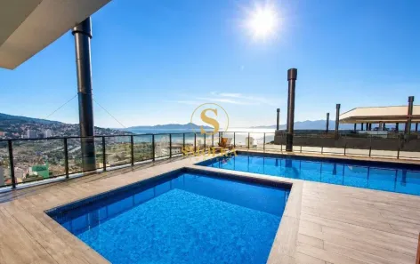 Apartamento com 2 Quartos para alugar, 100m² no Centro, Florianópolis