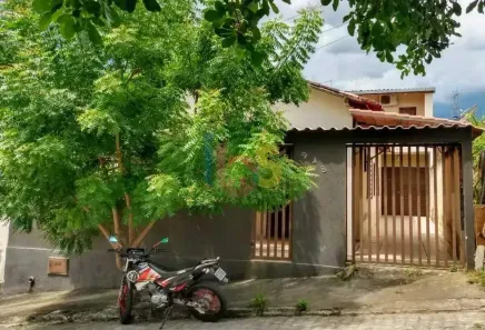 Casa com 4 Quartos à venda, 200m² no Bairro Constãncia, Ipiaú