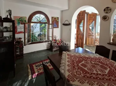 Casa com 4 Quartos à venda, 314m² no Caxingui, São Paulo