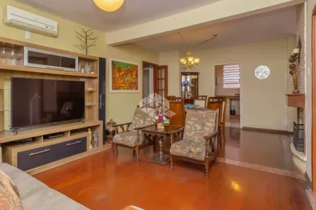 Casa com 3 Quartos à venda, 200m² no Medianeira, Porto Alegre