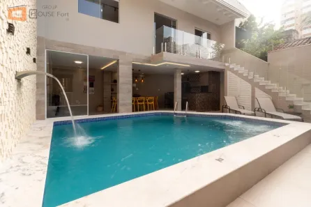 Sobrado com 4 Quartos à venda, 375m² no Itararé, São Vicente