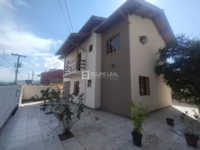 Casa com 4 Quartos à venda, 205m² no Forquilhinha, São José