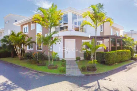 Casa de Condomínio com 4 Quartos para venda ou aluguel, 246m² no Xaxim, Curitiba