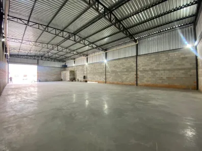 Galpão/Depósito/Armazém para alugar, 324m² no Pedra Azul, Contagem