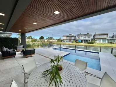 Casa de Condomínio com 4 Quartos à venda, 300m² no XANGRI-LÁ, Xangri-lá