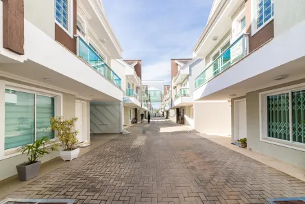 Casa de Condomínio com 3 Quartos à venda, 140m² no Xaxim, Curitiba