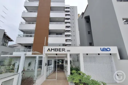 Apartamento com 2 Quartos para alugar, 77m² no Barreiros, São José