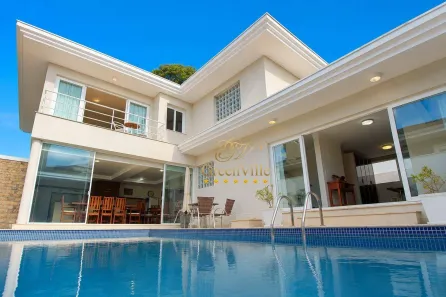 Casa de Condomínio com 4 Quartos para alugar, 431m² no Taboão, Curitiba