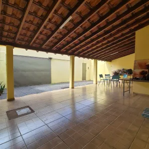 Casa com 3 Quartos à venda, 150m² no Santa Mônica, Uberlândia