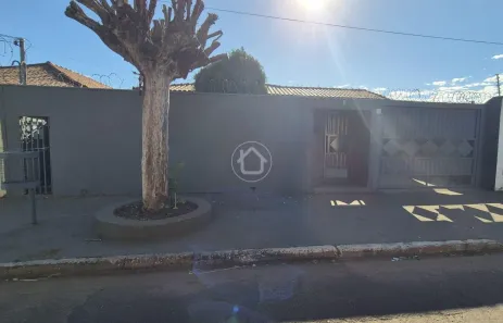 Casa com 3 Quartos à venda, 140m² no Vila Palmira, Campo Grande