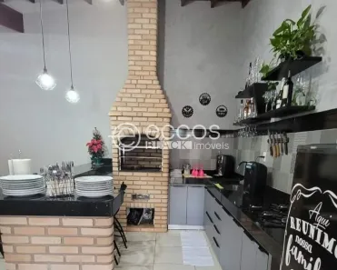 Casa com 4 Quartos à venda, 210m² no Laranjeiras, Uberlândia