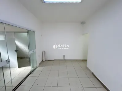 Ponto Comercial com 4 Quartos para alugar, 126m² no Martins, Uberlândia