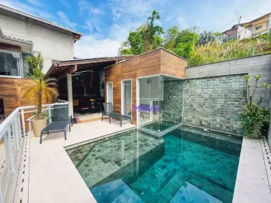 Casa com 4 Quartos à venda, 300m² no Maravista, Niterói