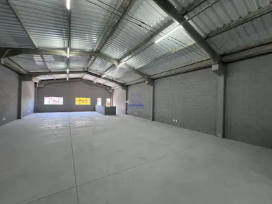 Galpão/Depósito/Armazém para alugar, 395m² no Balneario de Birigui, Mongaguá