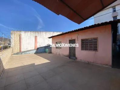 Casa com 3 Quartos para alugar, 100m² no Santa Tereza, Belo Horizonte