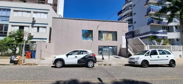 Imóvel Comercial com 4 Quartos para alugar, 250m² no Coqueiros, Florianópolis