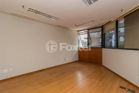 Sala Comercial à venda, 39m² no Boa Vista, Porto Alegre
