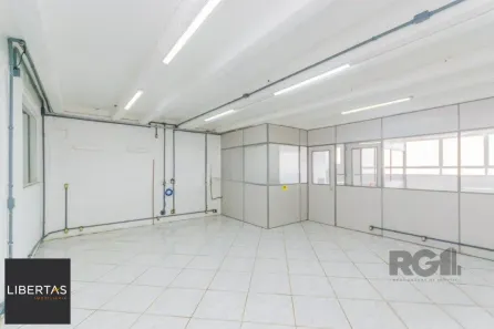 Galpão/Depósito/Armazém para alugar, 250m² no Navegantes, Porto Alegre