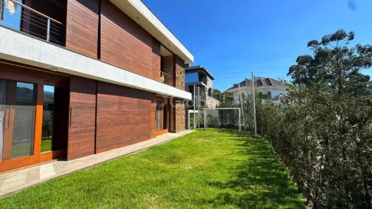 Casa de Condomínio com 4 Quartos à venda, 458m² no Itacorubi, Florianópolis