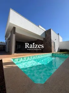 Casa de Condomínio com 3 Quartos para alugar, 260m² no Granja Marileusa, Uberlândia