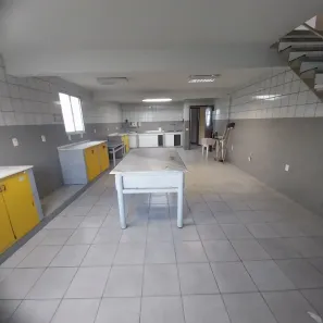 Prédio Residencial com 8 Quartos para alugar, 1089m² no Boca do Rio, Salvador