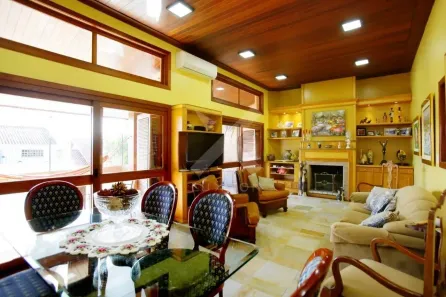 Casa com 4 Quartos à venda, 400m² no Nonoai, Porto Alegre