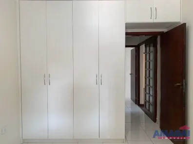 Sobrado com 3 Quartos à venda, 220m² no Conjunto Habitacional Marinho, Jacareí