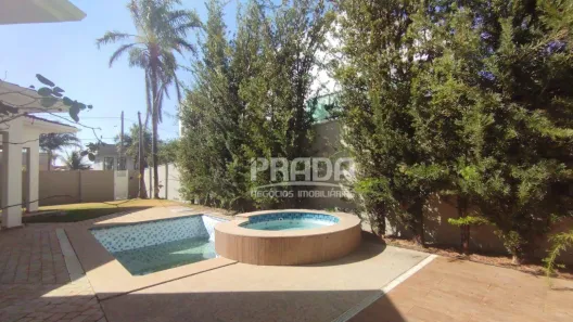 Casa de Condomínio com 4 Quartos para alugar, 340m² no Jardim das Palmeiras, Uberlândia
