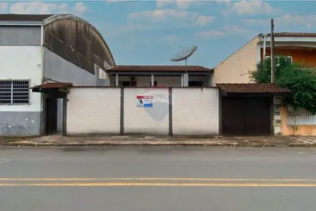 Sobrado com 4 Quartos à venda, 237m² no Vila Ponce, Registro
