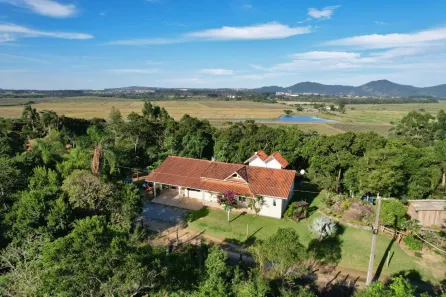 Fazenda/Sítio com 2 Quartos à venda, 160m² no Centro, Imaruí